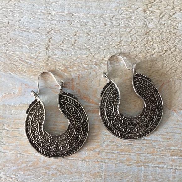New Antique Styled Silver Earrings - Picture 3 of 3
